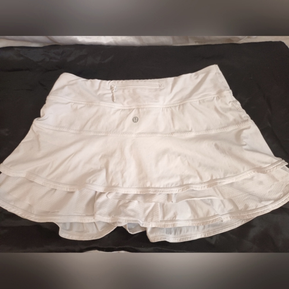 Lulu Lemon White Tennis Skirt Sz 6